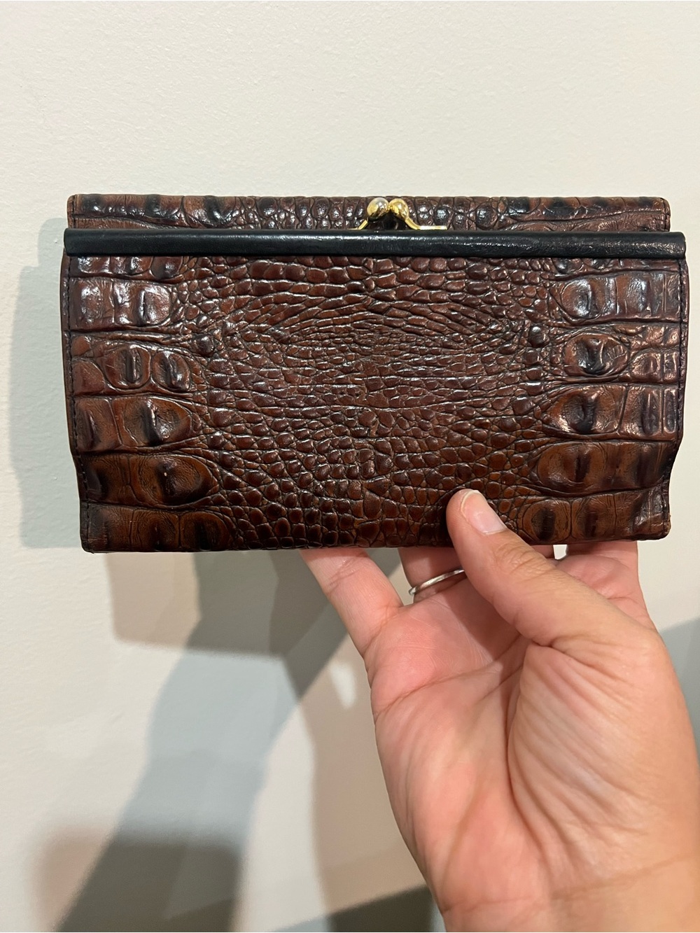Brahmin Brown Croc Embossed Leather Checkbook Wallet Clutch Kiss Lock - Picture 4 of 8